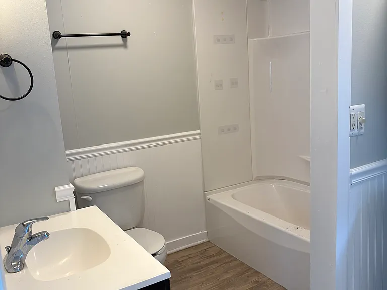 301 Maine St #2 — Photo 5