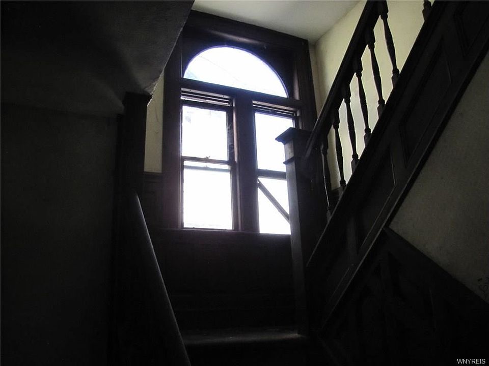 2nd image of 511 9th St