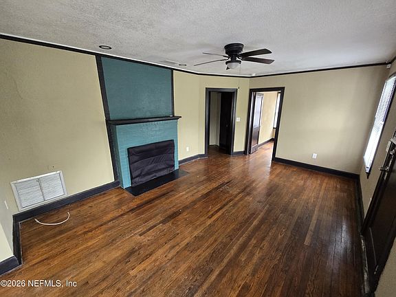 4th image of 41 Tallulah Ave