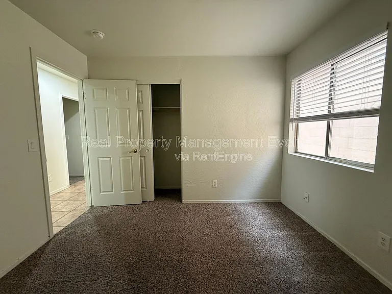 1225 W Shumway Farm Rd — Photo 18