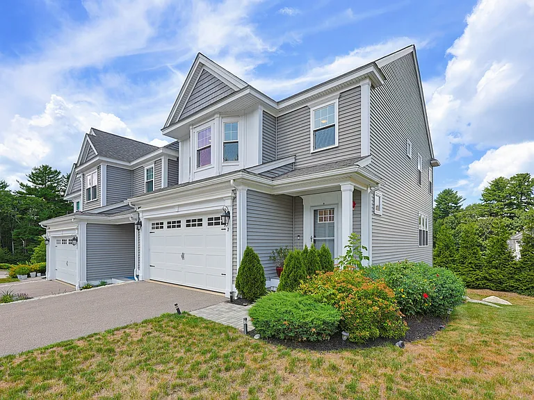 2 Evergreen Dr #1 — Photo 2