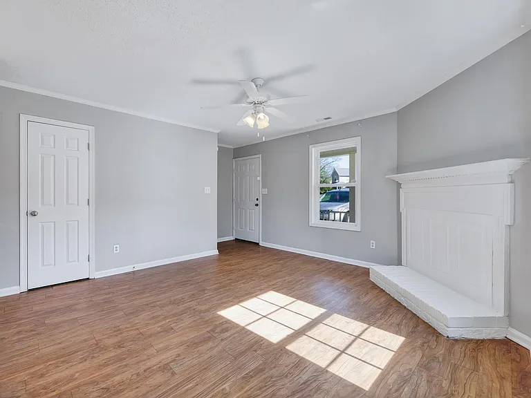 4304 Presley Ct #C — Photo 3