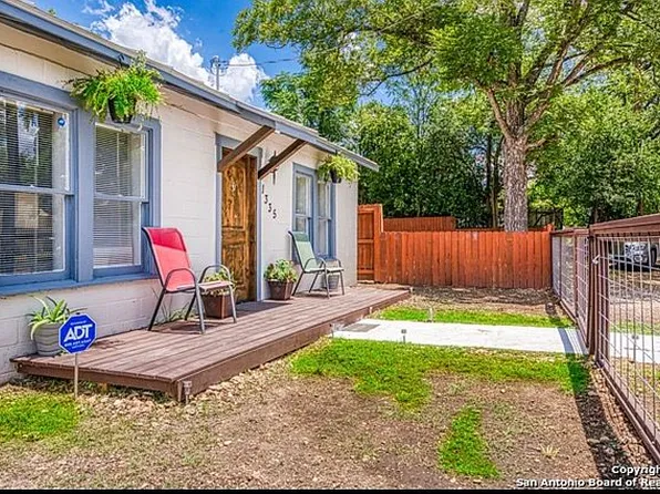 1335 E Crockett St, San Antonio, TX 78202