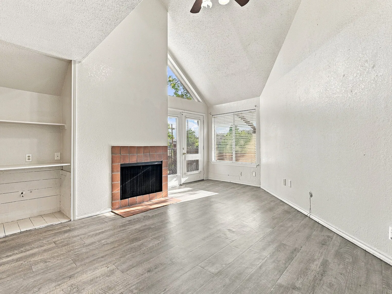 9803 Walnut St — Photo 3