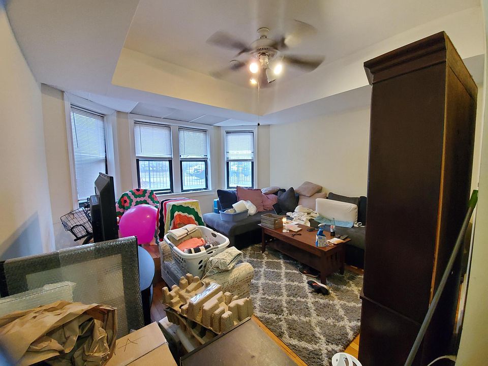1st image of 4605 N Wolcott Ave #G