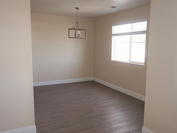 3rd image of 1917 Victorian Ave APT 203