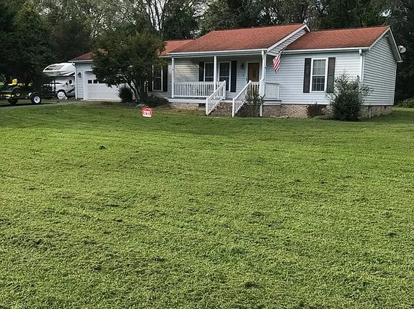 2 Countryside Dr, Hendersonville, NC 28792