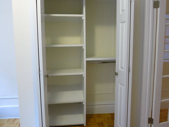 4th image of 220 E 78th St APT 6