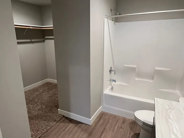 1086 S New Oak Ln — Photo 15