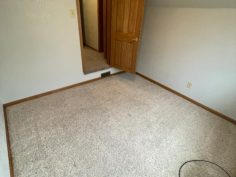 127 E Main St — Photo 22