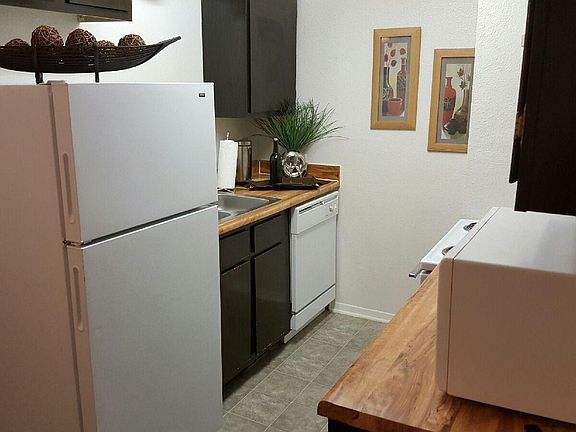 5th image of 6024 NW 23rd St APT 6