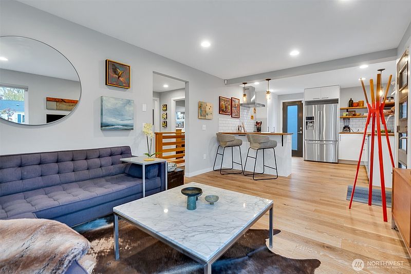 4th image of 9439 21st Avenue SW