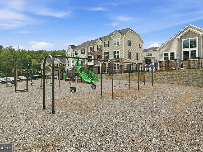 411 W Ponds Edge Dr — Photo 55