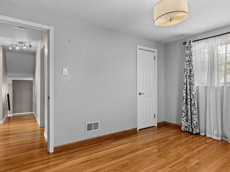 203 Ashwood Way — Photo 16