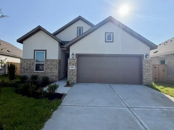 9319 Captain Terrace Dr, Baytown, TX 77521