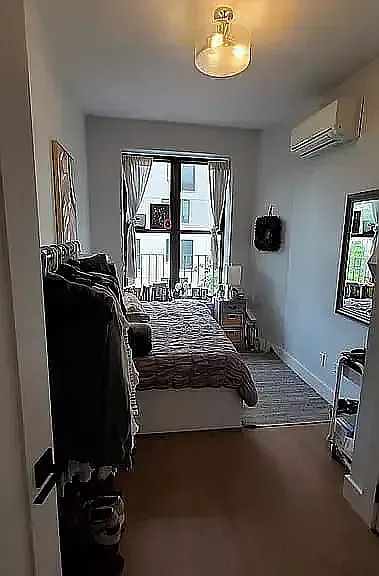 331 Vernon Ave #2R — Photo 4