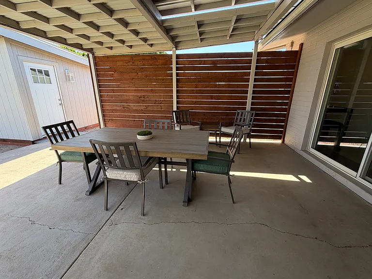 135 E Ellis Dr — Photo 16