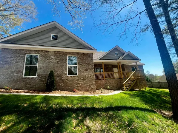 564 McRae Rd, Deatsville, AL 36022
