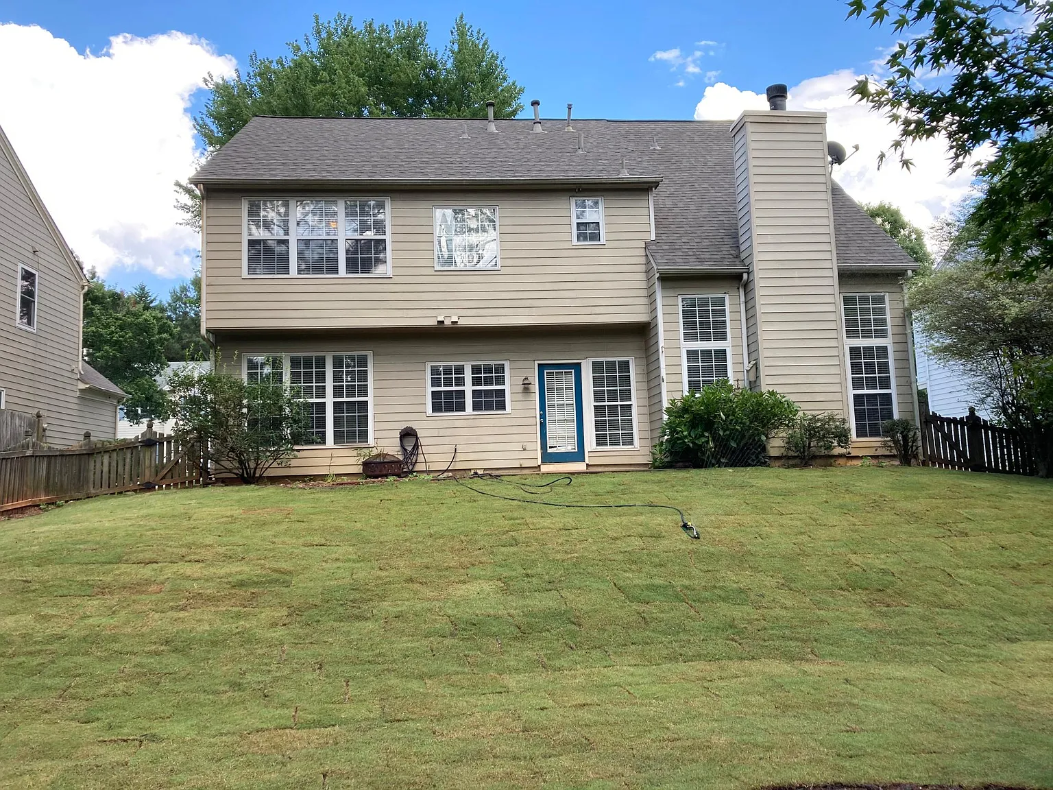 4 bed, 2.5 bath, 2464 sqft, $2,950 — Photo 2