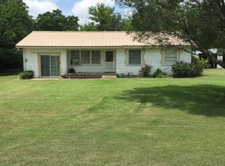 501 E Mesquite St, Abbott, TX 76621