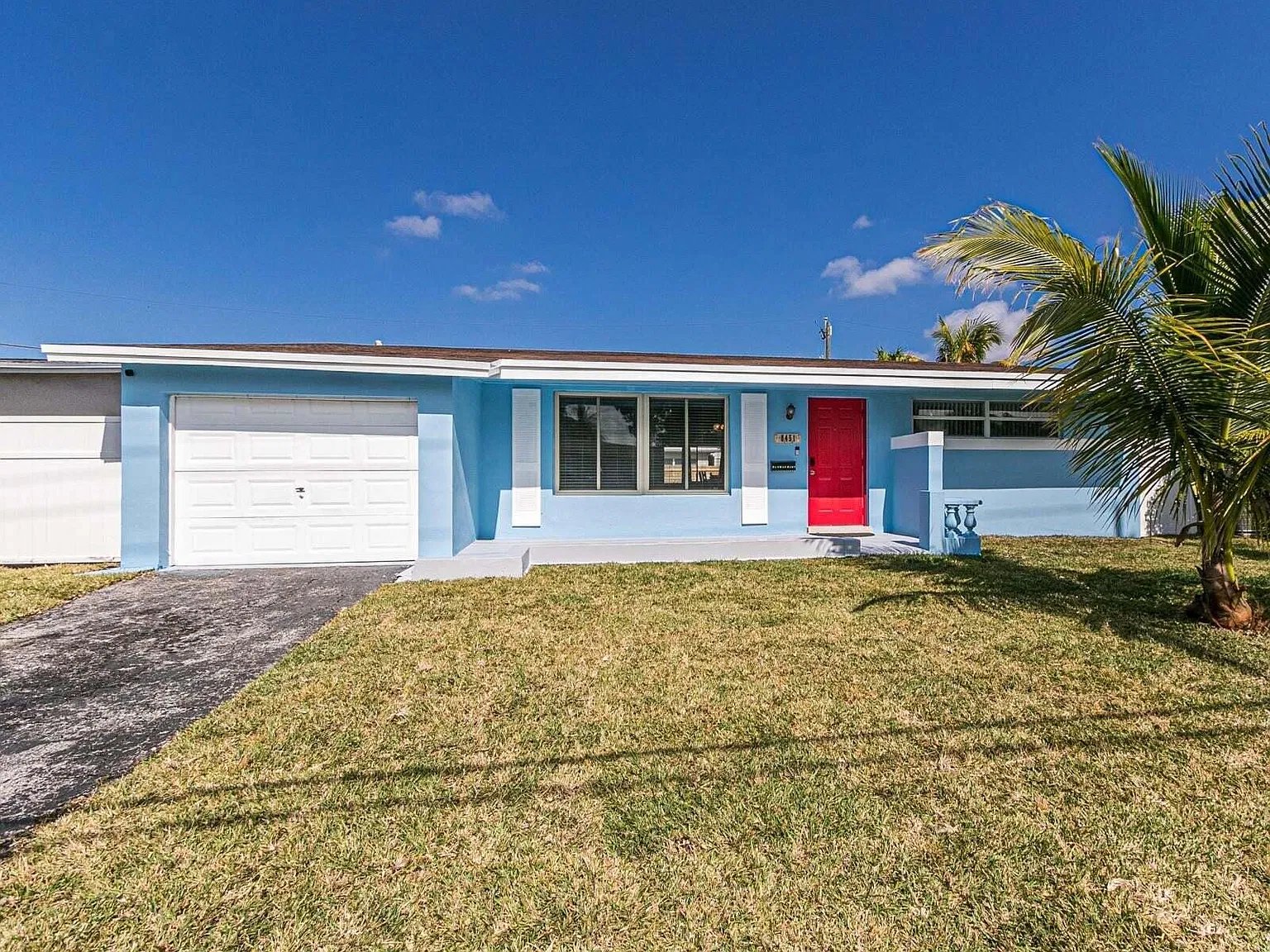 3 bed, 2.0 bath, 1537 sqft, $3,600 — Photo 2