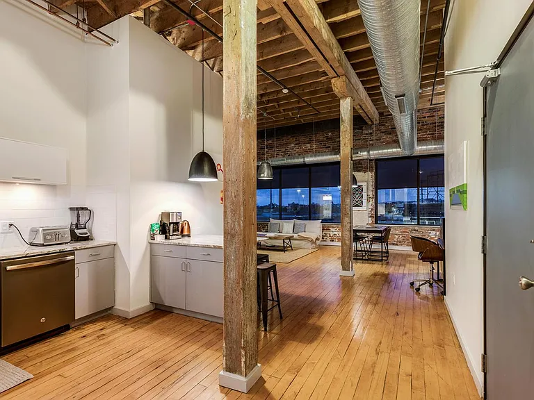 1410 Gratiot Ave #302 — Photo 10