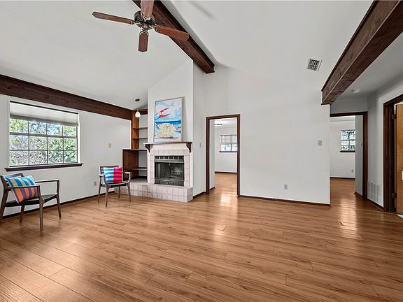 2nd image of 606 N 7th St