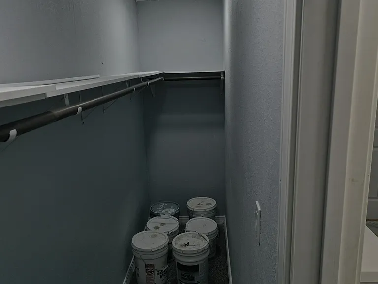 2102 Tulip St — Photo 10