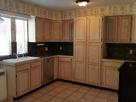 4th image of 17149 Beaver Springs Dr