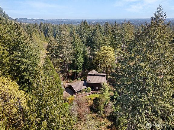 2nd image of 6821 Foothill Loop SW