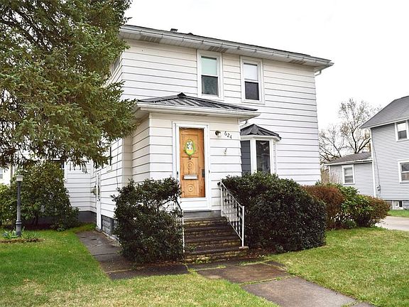 3rd image of 624 W Wendell St