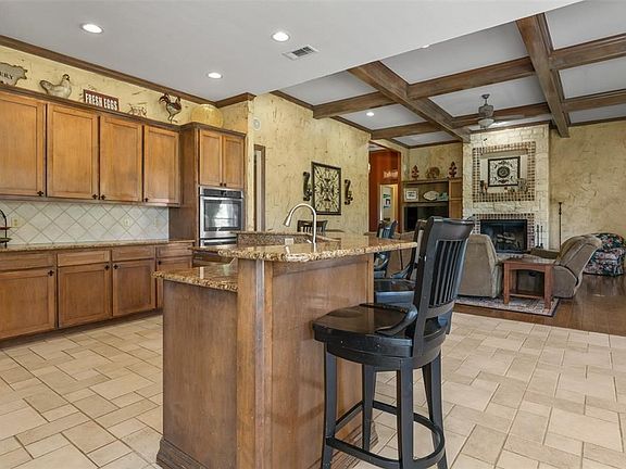 3rd image of 17795 Country Club Dr