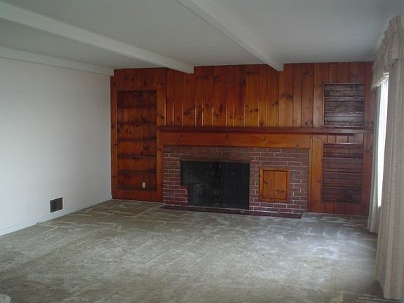5th image of 6306 Madrona Dr NE
