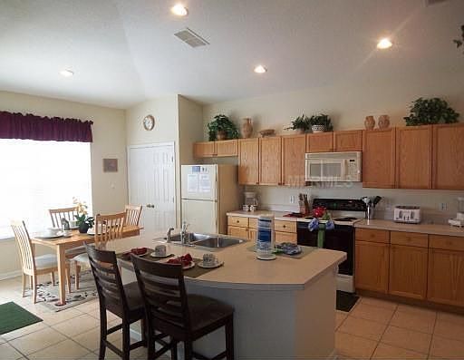 4th image of 8188 Fan Palm Way