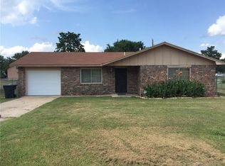 1427 E 3rd St, Okmulgee, OK 74447