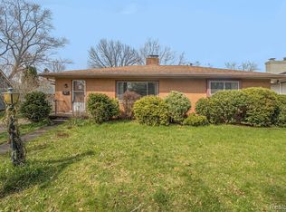 811 John A Woods Dr, Ann Arbor, MI 48105
