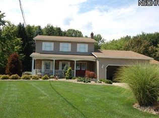 8790 Suncrest Dr, Poland, OH 44514