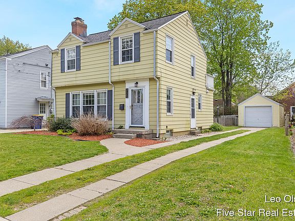 2nd image of 938 Alger St SE