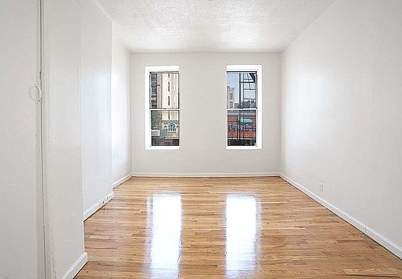 2nd image of 114 E 116th St #2W