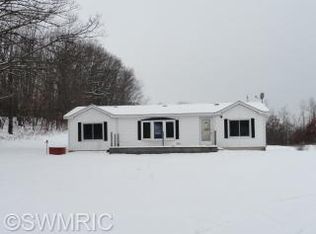 10595 S Dogwood Ave, Howard City, MI 49329