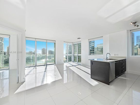 2nd image of 500 Brickell Ave APT 1402