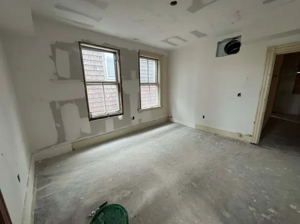 450 E 6th St APT 3, Boston, MA 02127