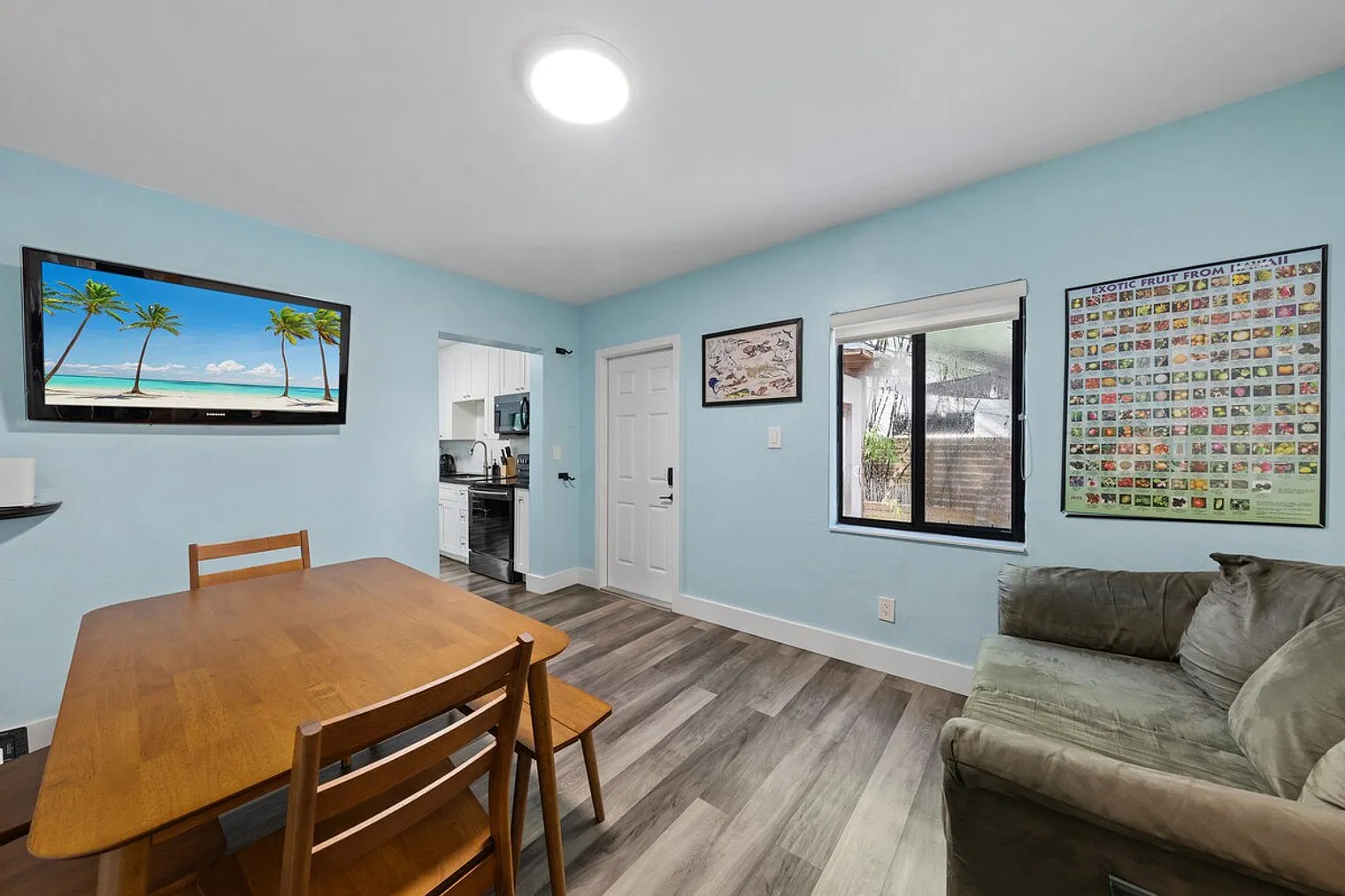 3 bed, 2.0 bath, $9,244 — Photo 2
