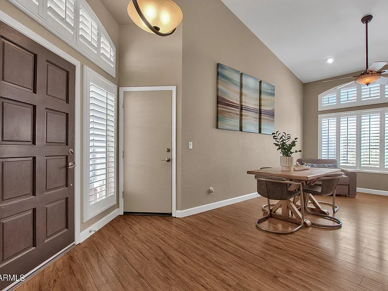 1138 E Amberwood Dr — Photo 13