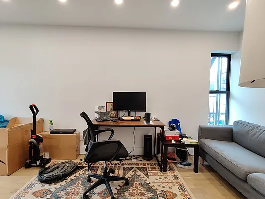 Rented by Signature Property Realty | media 17