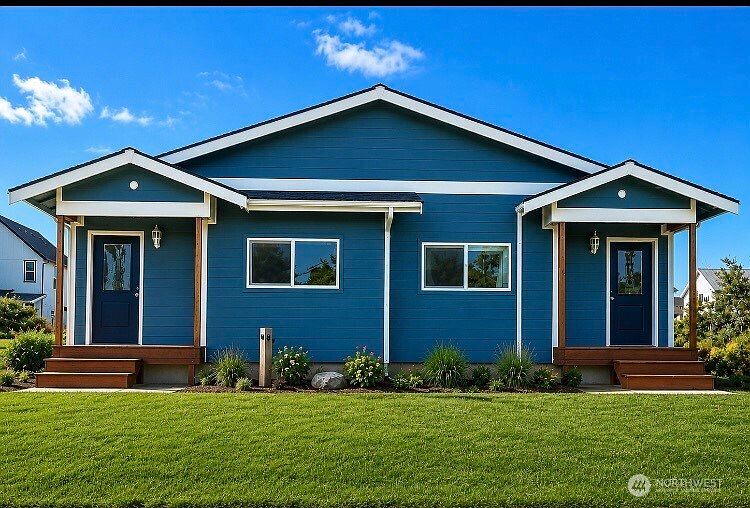1st image of 221 Marine View Drive SW