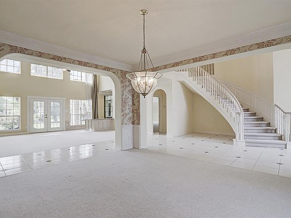 3rd image of 5655 Grand Floral Blvd