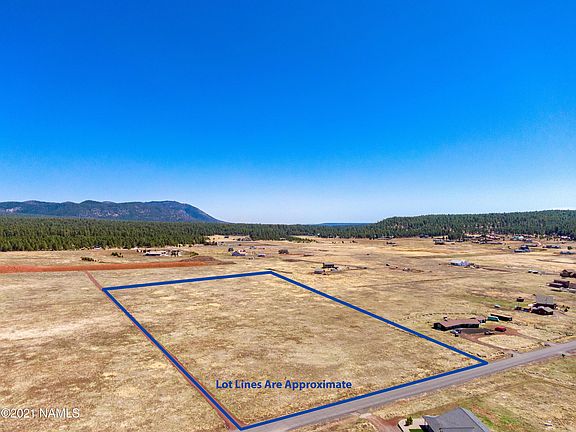 3rd image of 7642 N Lake Trl