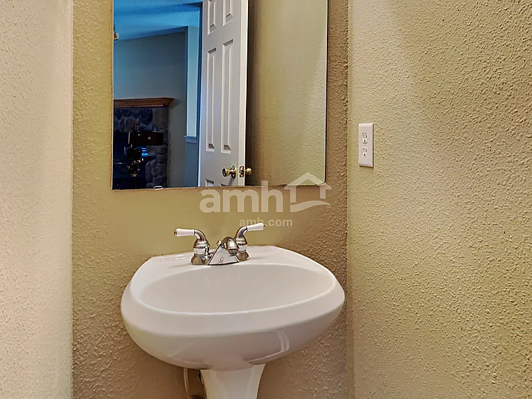 10981 Clear Spring Dr — Photo 6