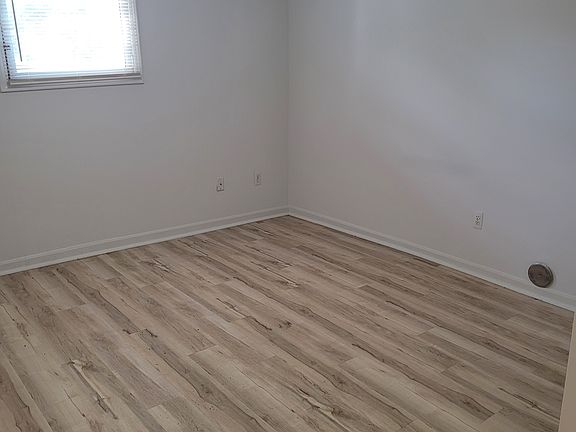 4th image of 760 Lowell St #B2